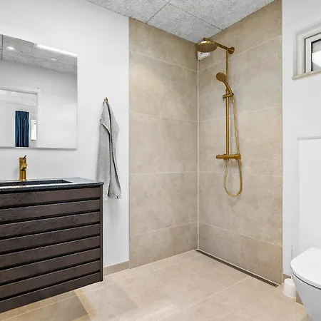 Сasa de vacaciones 3 Bedroom Lovely In