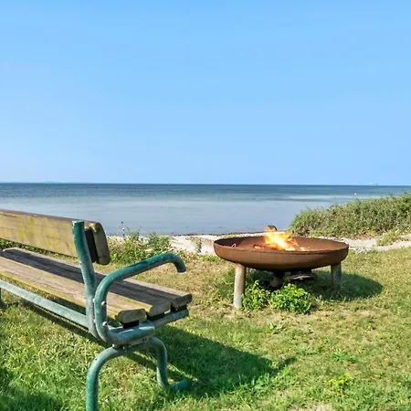 Сasa de vacaciones 3 Bedroom Lovely In *